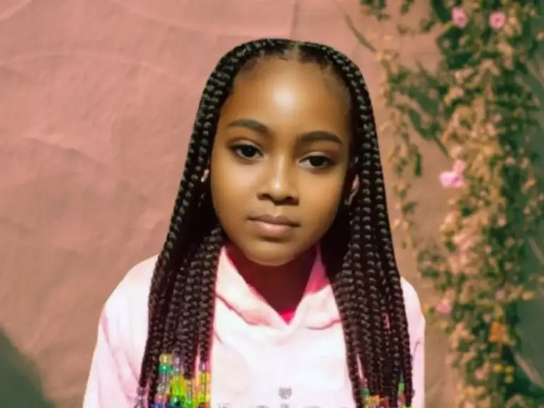 Peinado Afro estilo Knotless con el que Vas a Presumir Ahora