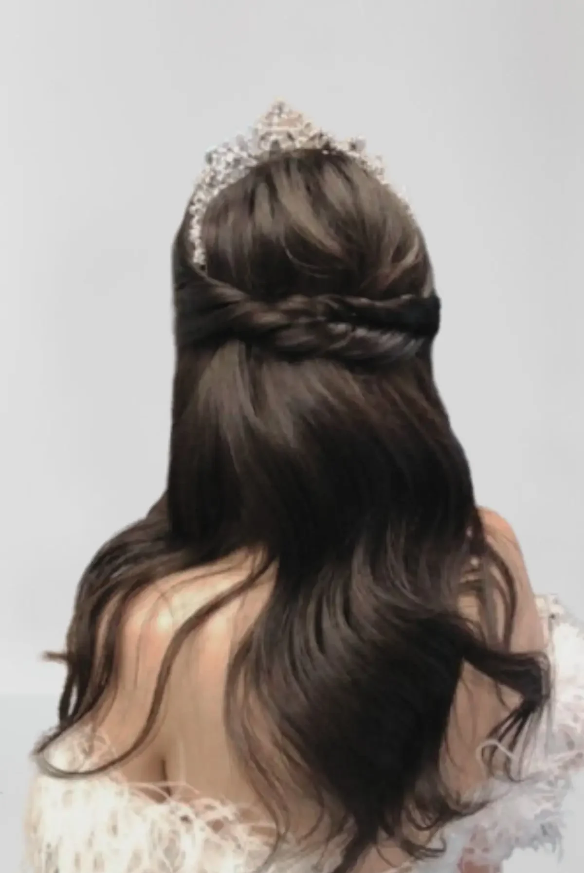 13 de peinados para quinceañeras invierno 2025
